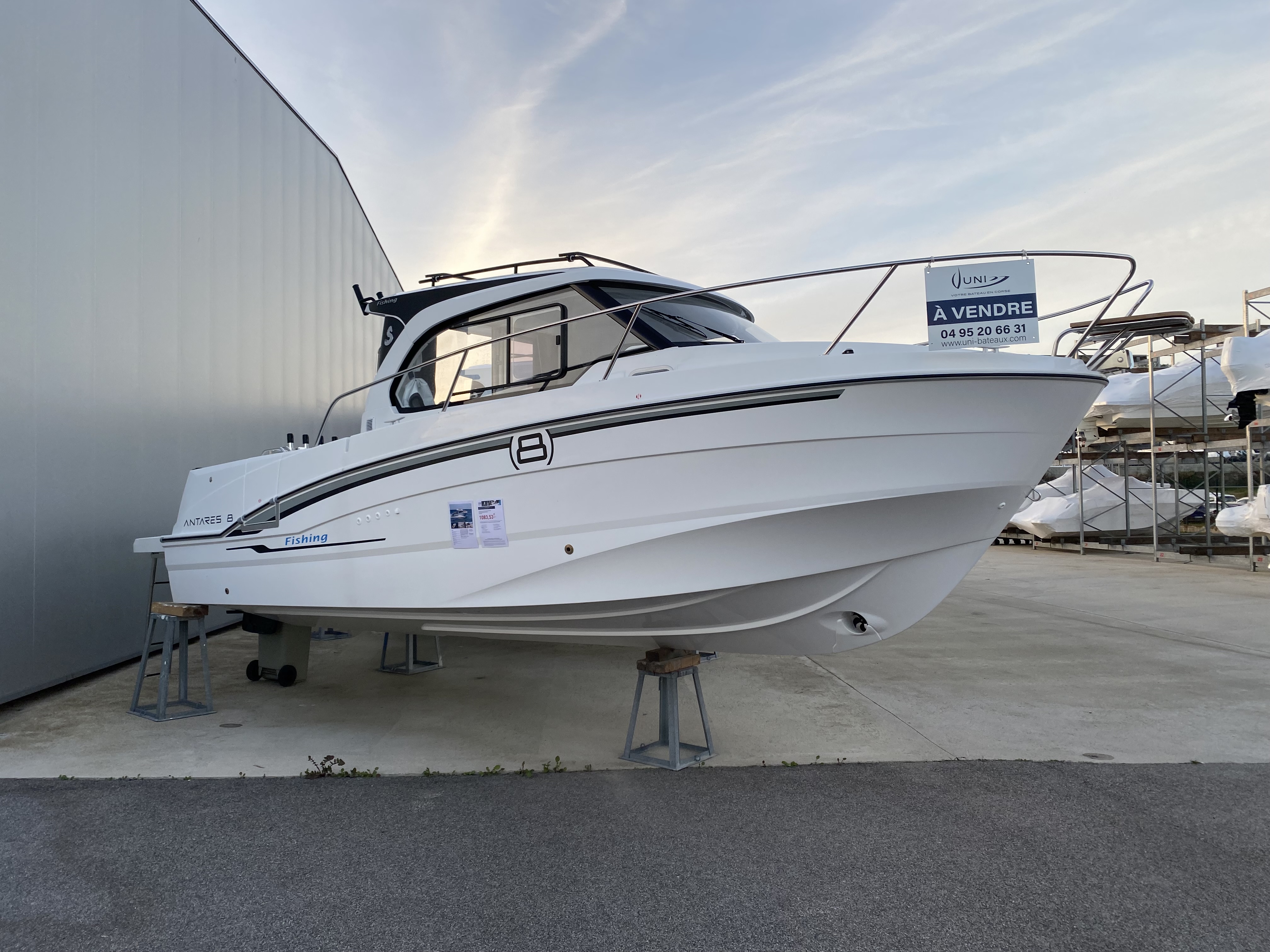 slider 0 Beneteau Antares 8 Fishing